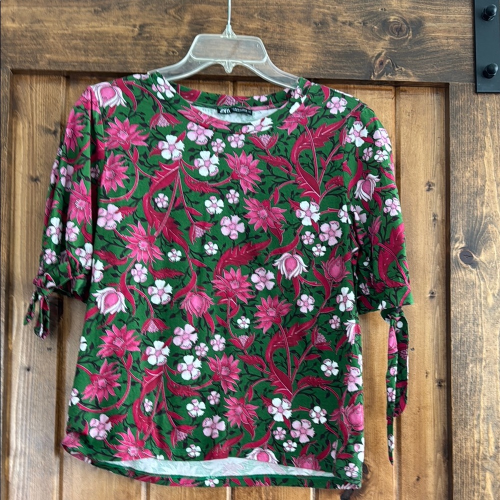 Zara White and Pink Graphic Tie Front Blouse
